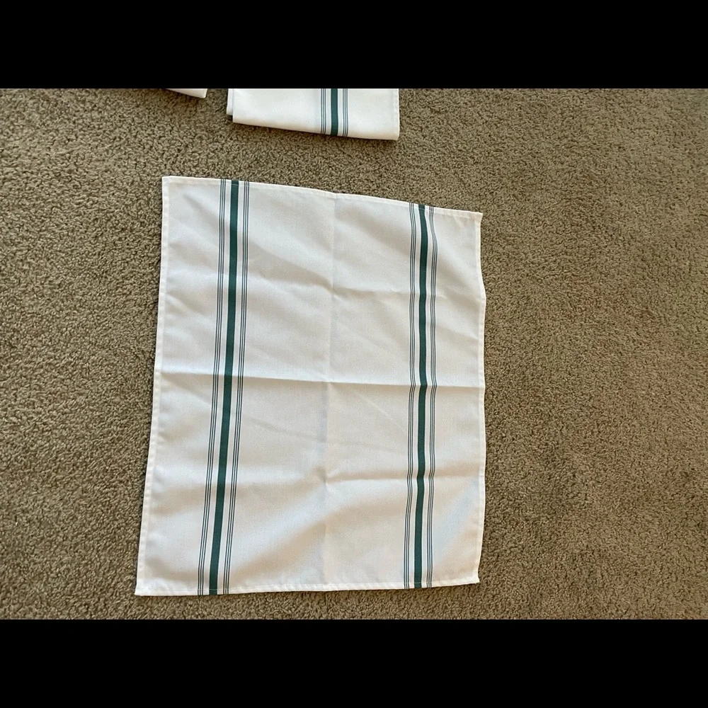 Wrinkle free Napkin set of four